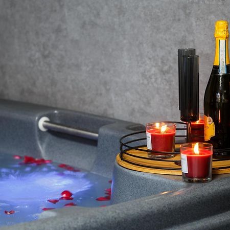 Riverside Studio With Jacuzzi! シェフィールド エクステリア 写真
