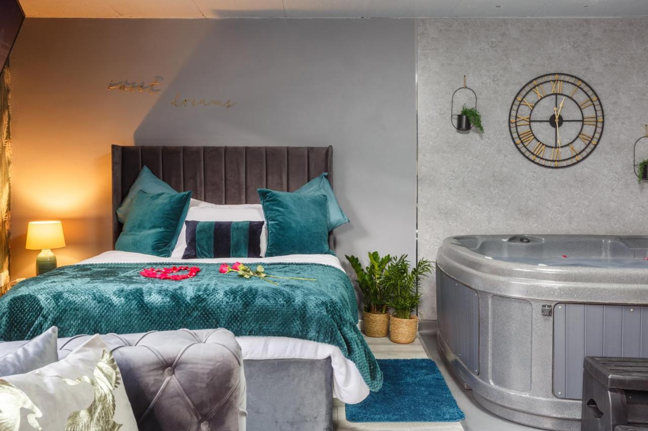 Riverside Studio With Jacuzzi! シェフィールド エクステリア 写真