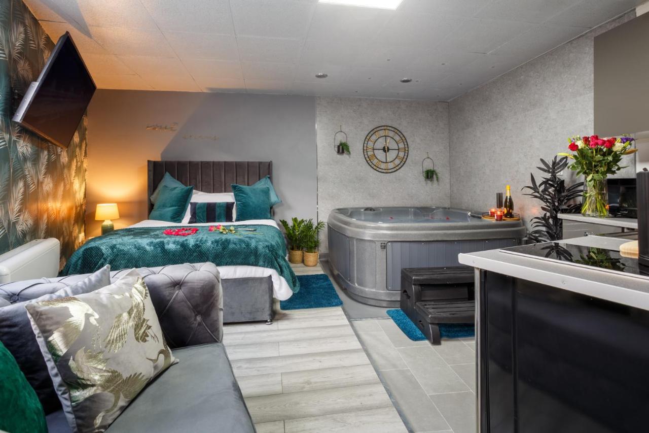 Riverside Studio With Jacuzzi! シェフィールド エクステリア 写真