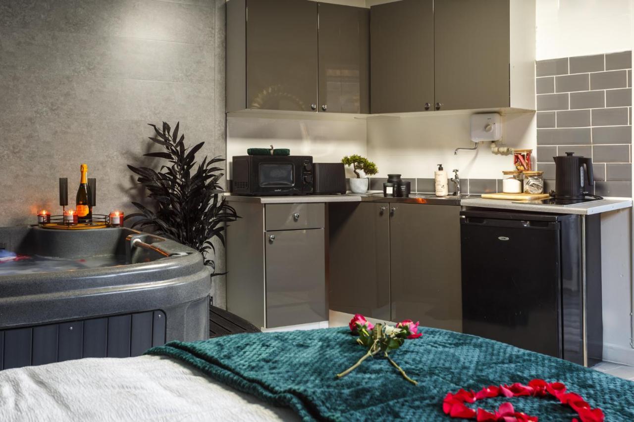 Riverside Studio With Jacuzzi! シェフィールド エクステリア 写真