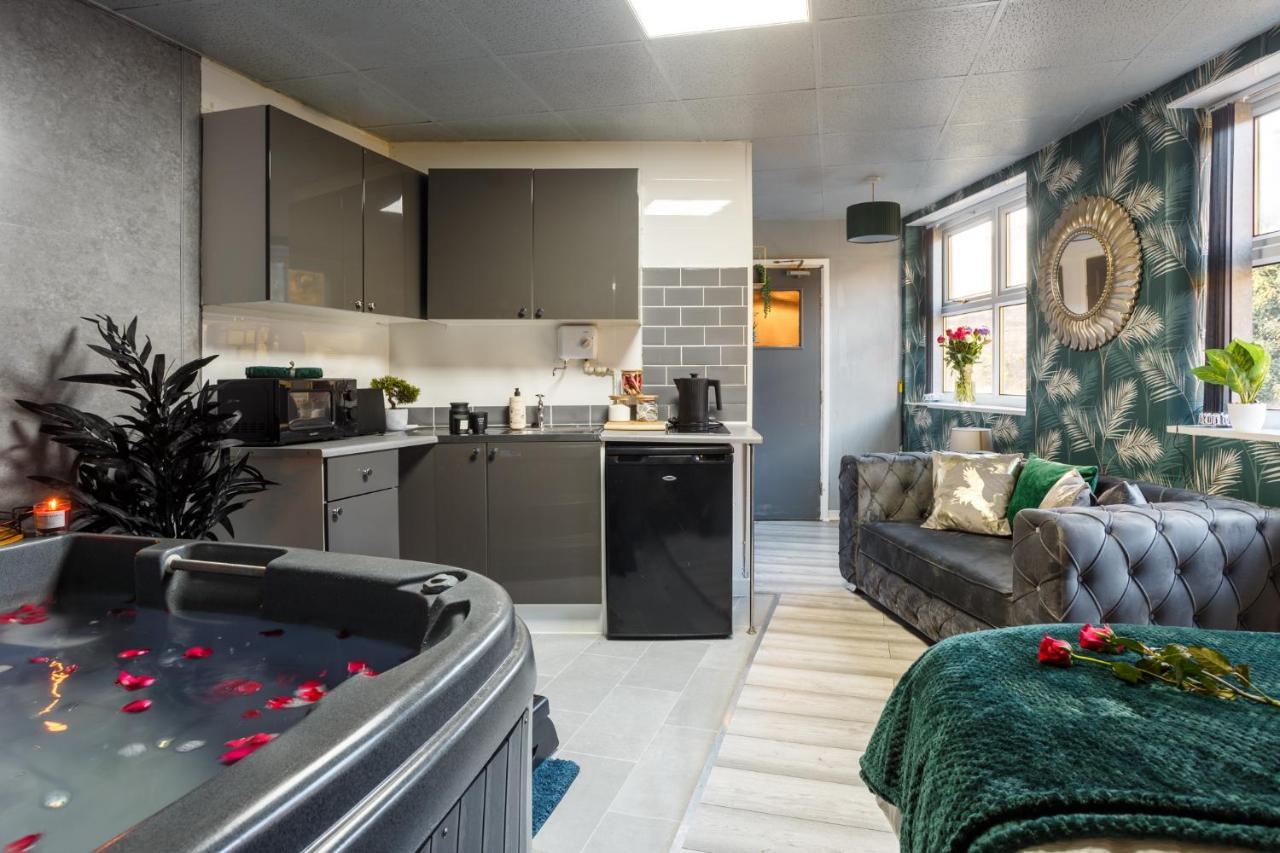 Riverside Studio With Jacuzzi! シェフィールド エクステリア 写真