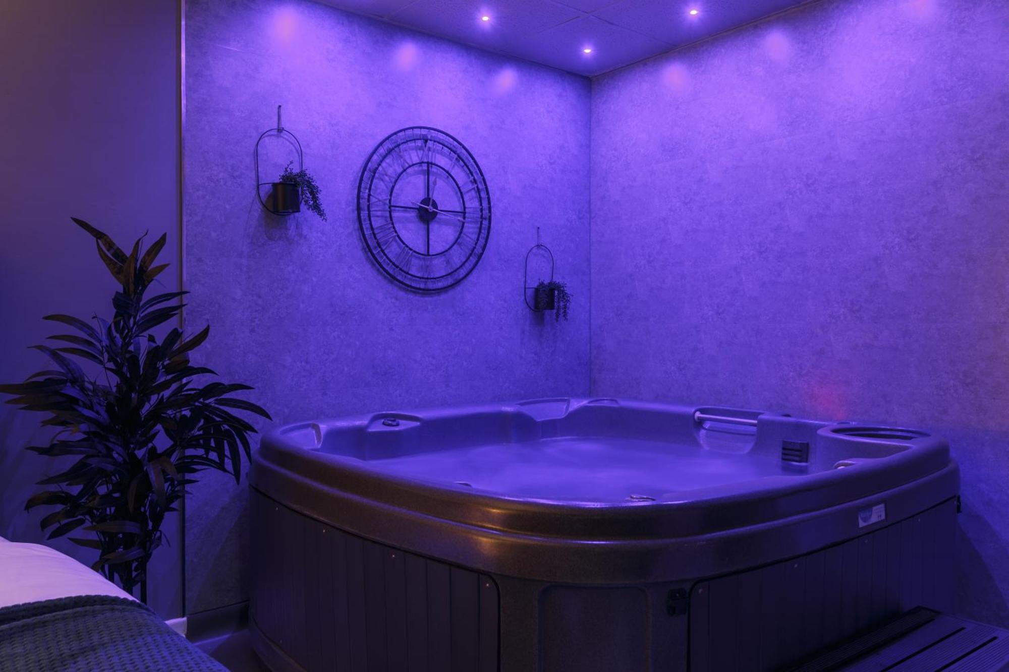 Riverside Studio With Jacuzzi! シェフィールド エクステリア 写真